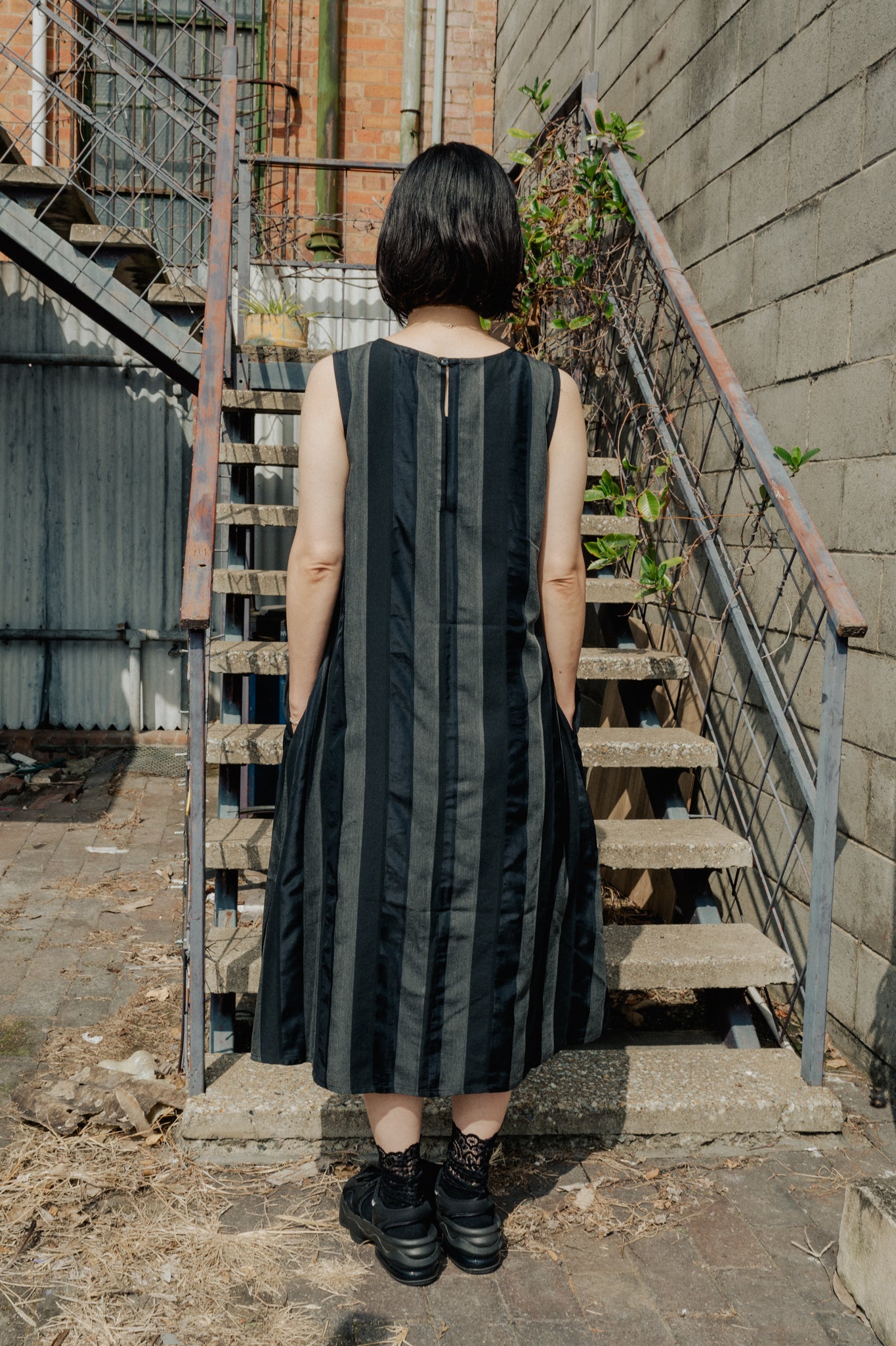 異番手の平織りと朱子織り: Plain Weave with Different Yarn Sizes and Sateen Weave