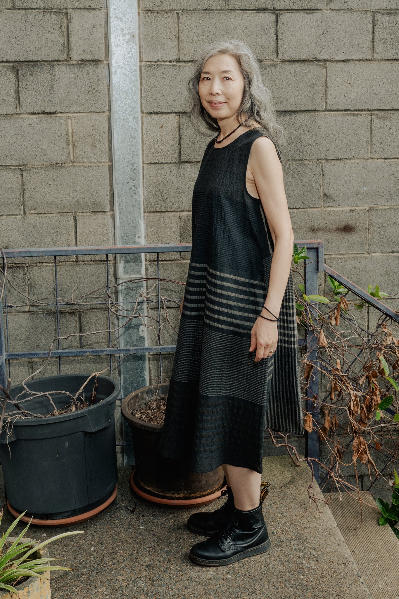 異番手の平織り: Plain Weave with Different Yarn Sizes – Mono